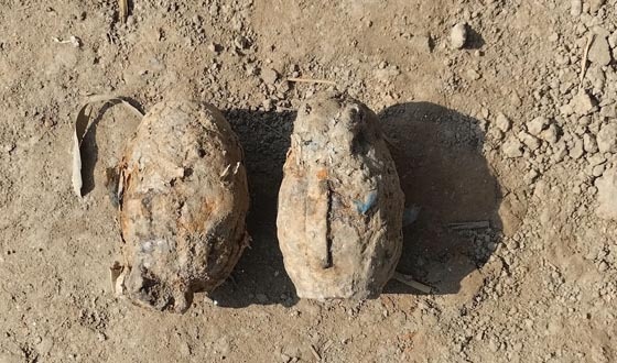 ঝিনাইদহে মাটি খুঁড়তেই উঠে এলো অবিস্ফোরিত গ্রেনেড