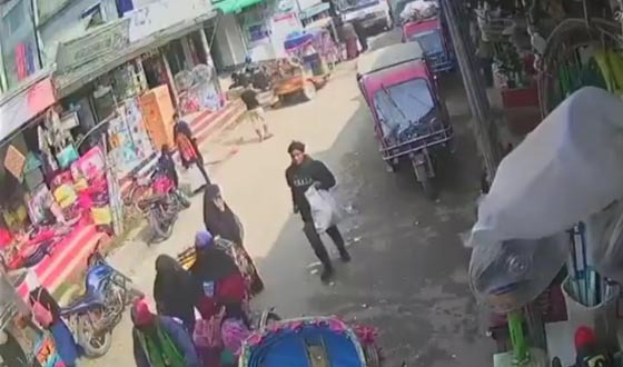 গফরগাঁওয়ে দিনে দুপুরে টাকাসহ ব্যাগ চুরি