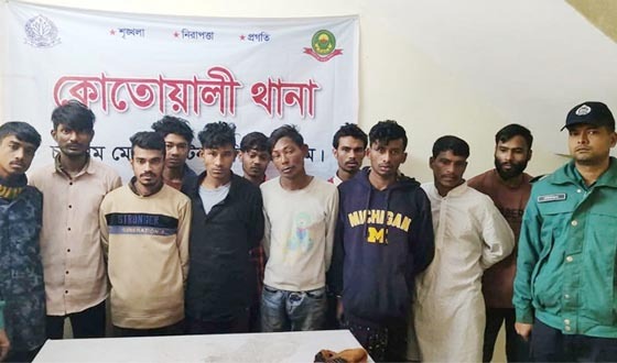 চট্টগ্রামে ডাকাতির প্রস্তুতিকালে পুলিশের হানা