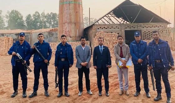 নাগেশ্বরীতে অবৈধ ইটভাটার বিরুদ্ধে ভ্রাম্যমাণ আদালতের জরিমানা