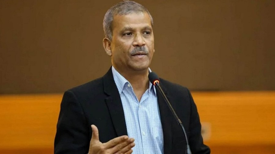 চলতি মাসে প্রবাসিদের জন্য আসছে সুখবর: আসিফ নজরুল