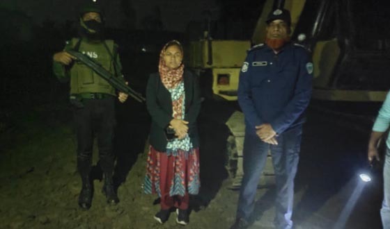 সেনবাগে ফসলী জমি থেকে মাটি কাটার অপরাধে ২ ব্যবসায়ীকে জরিমানা