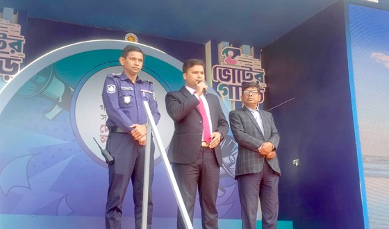 ত্রিশালে ভোটের গাড়ির গণসচেতনতা মূলক প্রচারণা