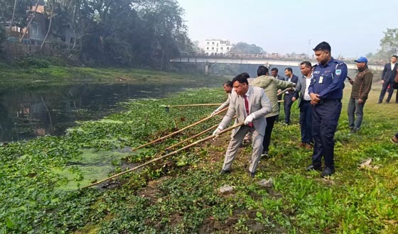 ঝিনাইদহের নবগঙ্গা নদীর পরিচ্ছন্নতা অভিযান শুরু