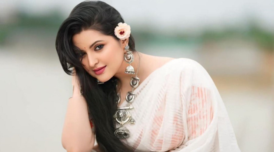 সমালোচকদের উদ্দেশ্য বার্তা দিলেন পরীমণি