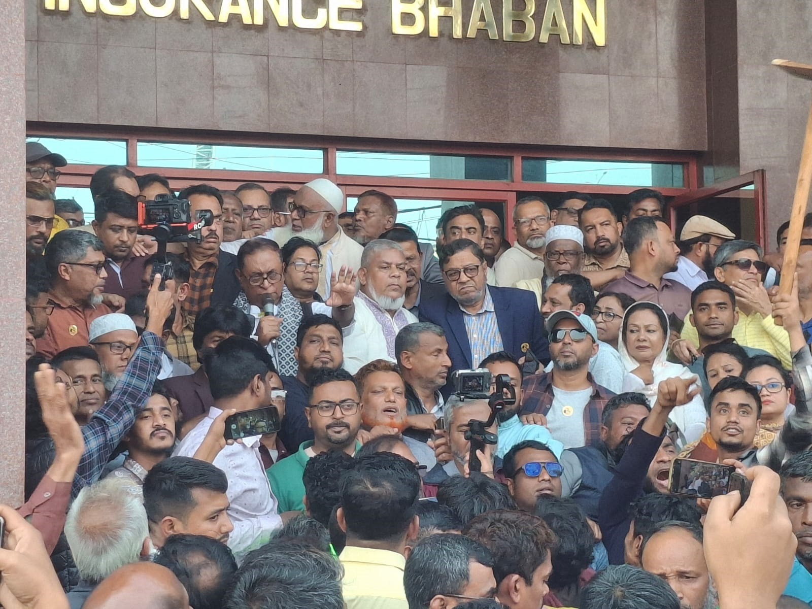 কালো টাকা ও পেশিশক্তি দিয়ে ভোটের বাক্সো ভরা যাবে না: সভায় সাইফুল হক