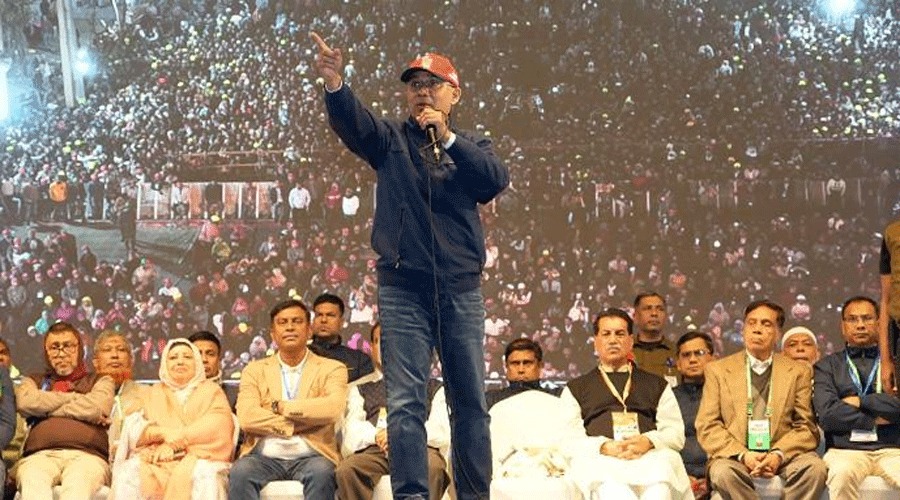 ৭ জেলায় নির্বাচনী সমাবেশ শেষ করে ঢাকায় ফিরলেন তারেক রহমান