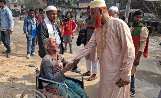 বাগমারায় আব্দুল বারীর নির্বাচনী গণসংযোগ