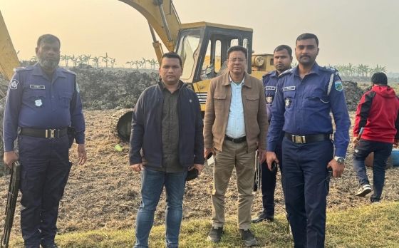 বাগমারায় টপসয়েল কাটার বিরুদ্ধে মোবাইল কোর্ট পরিচালনা