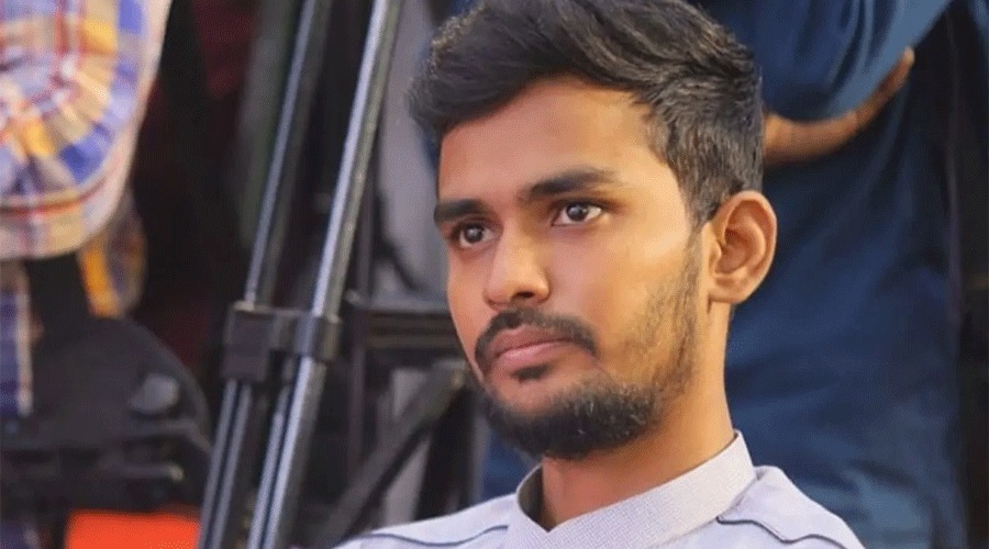 চাঁদাবাজি থেকে রক্ষা পেতে দাঁড়িপাল্লায় ভোট দিবেন: আসিফ মাহমুদ