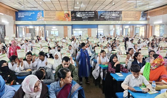 চাঁদপুরে জনগণকে গণভোটে উৎসাহ প্রদানে সমর্থন জানালেন শিক্ষার্থীরা