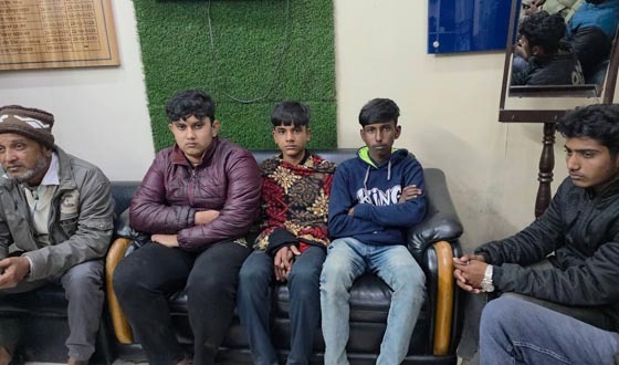 ঝিনাইদহ ৪ আসনে কিশোরদের মুক্ত করলেন রাশেদ