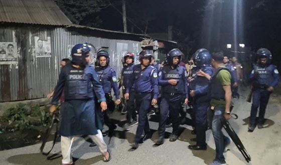 মুক্তাগাছায় ২ পক্ষের ধাওয়া পাল্টা ধাওয়ায় পুলিশসহ আহত ১৫