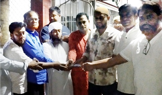চরভদ্রাসনে বিজয় আনন্দে মসজিদে নগদ অর্থদান