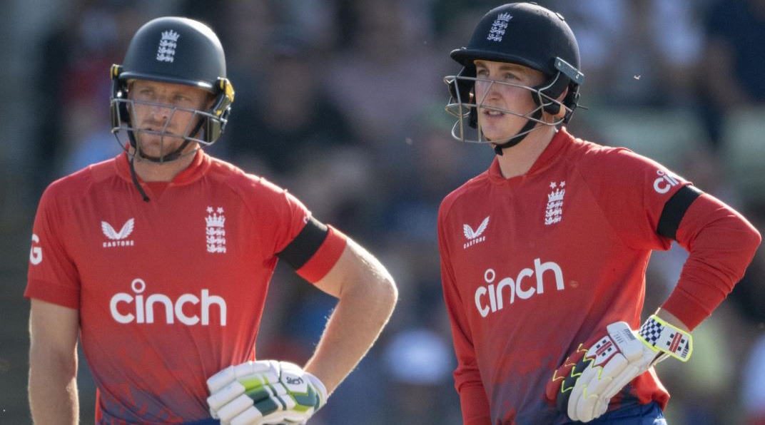 কঠিন সময়ে বাটলারের পাশে দাঁড়ালেন ব্রুক