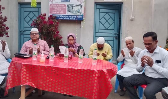 কিশোরগঞ্জে বৃদ্ধাশ্রমে ইফতার করলেন ইউএনও