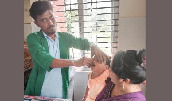 নাজিরপুরে স্বেচ্ছায় অব্যাহতি নেওয়ার পর স্বপদে কর্মরত স্বাস্থ্যকর্মী