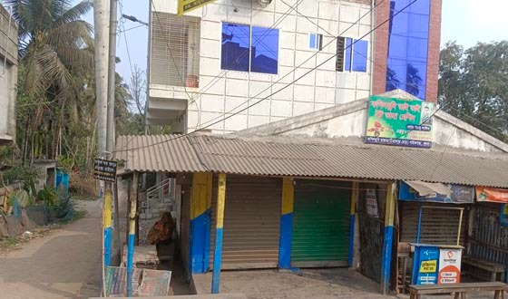 পাইকগাছায় টিসিবি ডিলার নিতে ব্যাপক দূর্নীতির আশ্রয়