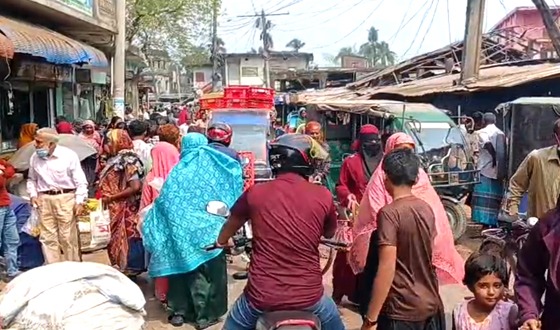 কালীগঞ্জে যানজটের নেপথ্যে আটা চাঁদনী, অপসারণের দাবি
