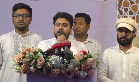 চুপ্পুকে অপসারণ করে নতুন রাষ্ট্রপতি নির্বাচন করতে হবে: নাহিদ ইসলাম