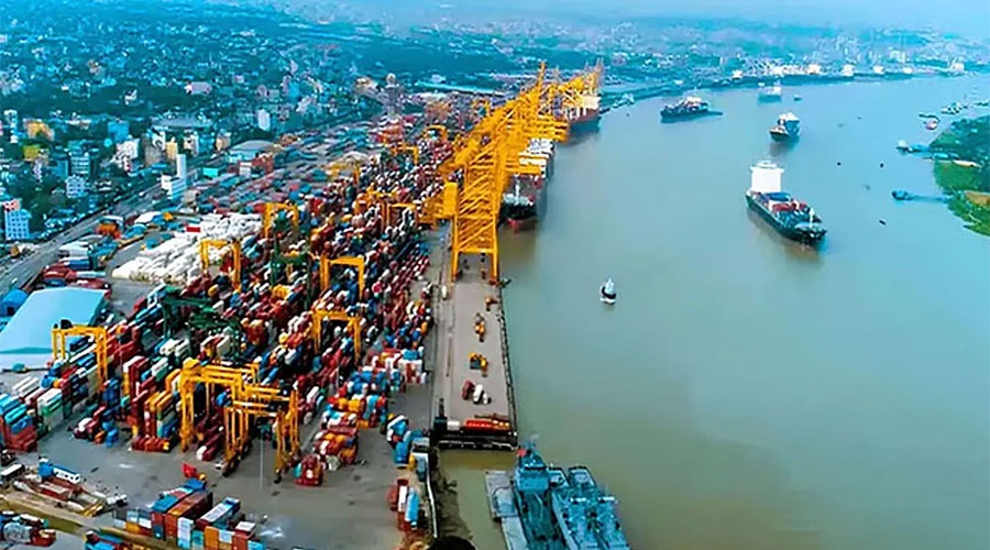 জ্বালানিবাহী ১৬টি জাহাজ পৌঁছেছে চট্টগ্রাম বন্দরে, আসছে আরও তিনটি