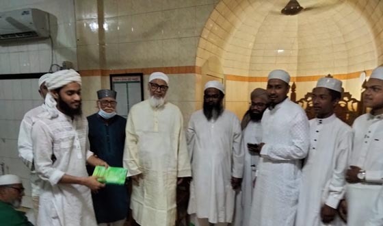 টাঙ্গাইলে জামাতে নামাজ পড়ে পুরস্কার পেল ২৯ কিশোর-যুবক