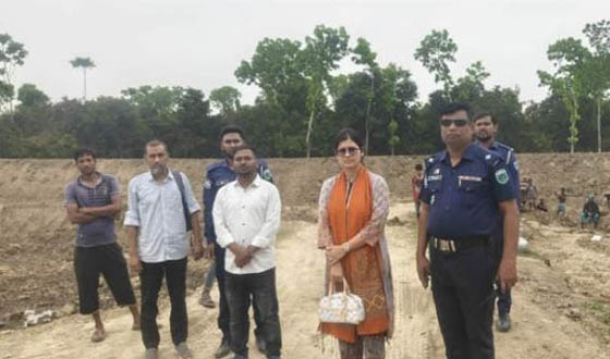 বেশি দামে তেল বিক্রির অভিযোগে জরিমান