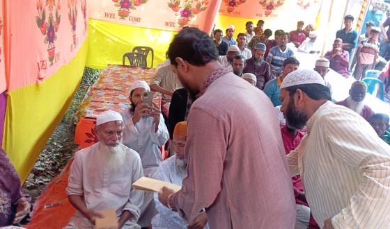 বাউফলে স্থানীয় সাংসদ মাসুদের ঈদ সহায়তা প্রদান