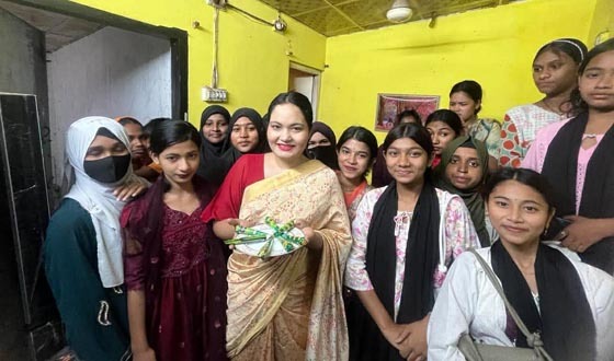 রঙিন মেহেদী উৎসব উদযাপিত হলো বিজয়ীর