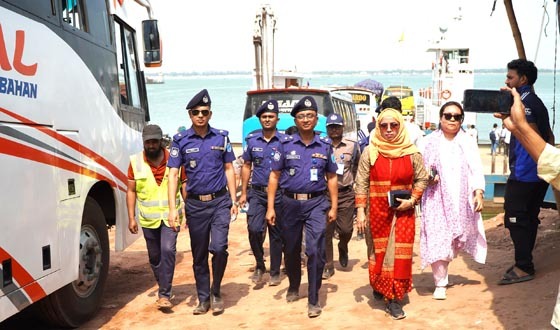 ঈদেও ছুটে নেই তাঁদের