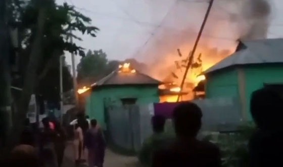 ভালুকায় অগ্নিকাণ্ডে বাড়ীর ৪টি রুম পুড়ে ছাই, ক্ষতি পরিমান ১০ টাকা