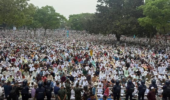 কিশোরগঞ্জে ঈদগাহ ময়দানে ঈদের জামাত অনুষ্ঠিত