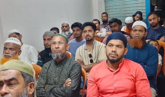 দিঘলিয়ায় জামায়াতের ইউপি চেয়ারম্যান প্রার্থীর মতবিনিময়