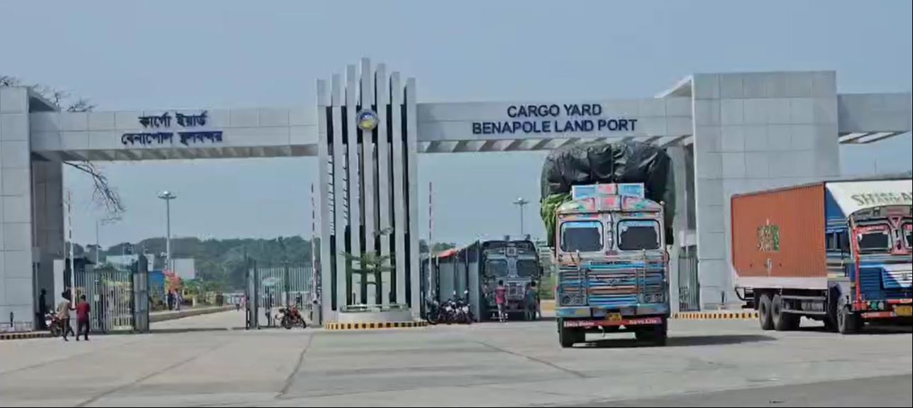 টানা ৭ দিনের ছুটি শেষে বেনাপোল বন্দরে আমদানি রপ্তানি শুরু