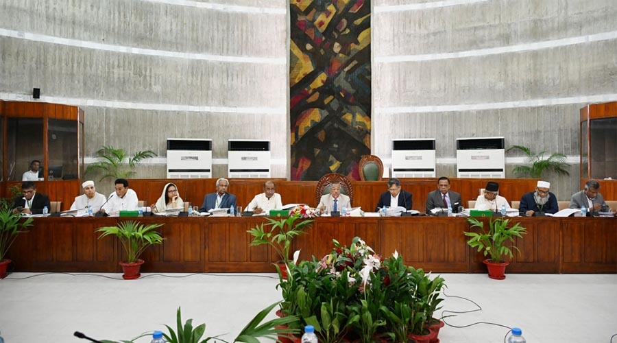 ১৩৩ অধ্যাদেশ যাচাইয়ে প্রথম বৈঠক, আলোচনায় ৪০টি