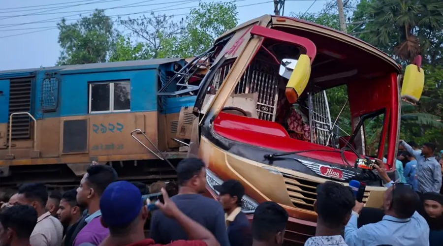কুমিল্লায় দায়িত্বে অবহেলায় ট্রেন দুর্ঘটনা, ছিলো না ২ গেটম্যান: র‌্যাব