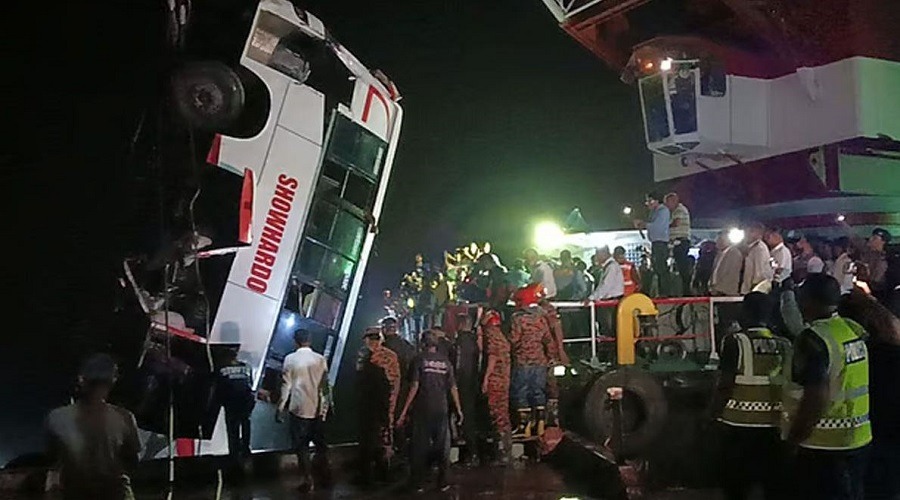 দৌলতদিয়া ফেরিঘাটে বাসডুবিতে প্রাণহানি বেড়ে ২৫