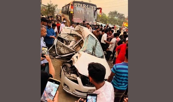 কুমিল্লায় বাস ও প্রাইভেট কারের সংঘর্ষে একই পরিবারের ৪ জনসহ ৫ জনের মৃত্যু