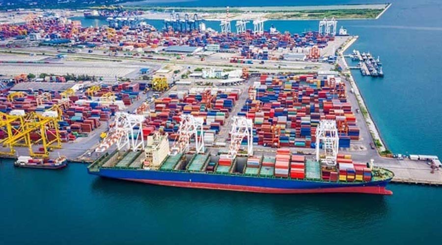 তেলবাহী জাহাজের ভিড় বাড়ছে, তবু অকটেন সংকট