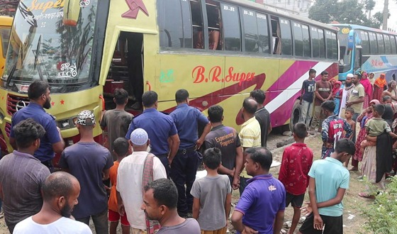 নওগাঁয় বাসের হেলপারের রহস্যজনক মৃত্যু